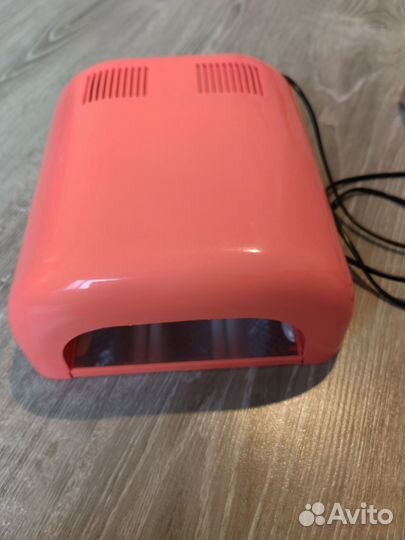 Ультрафиолетовая лампа