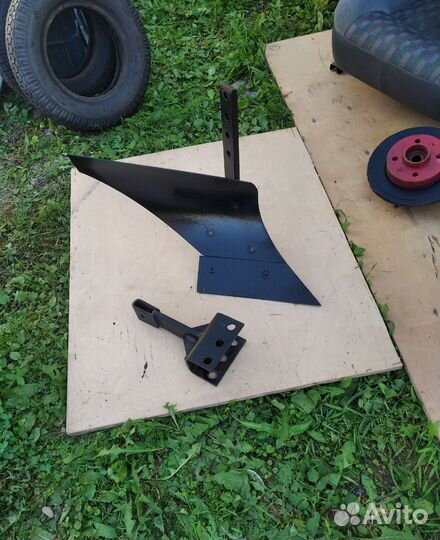 Плуг на трактор