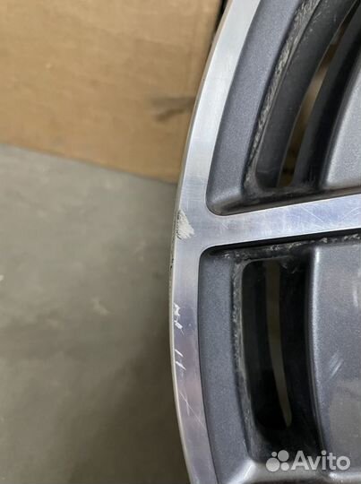 Mercedes W213 E200 AMG диск оригинал задний