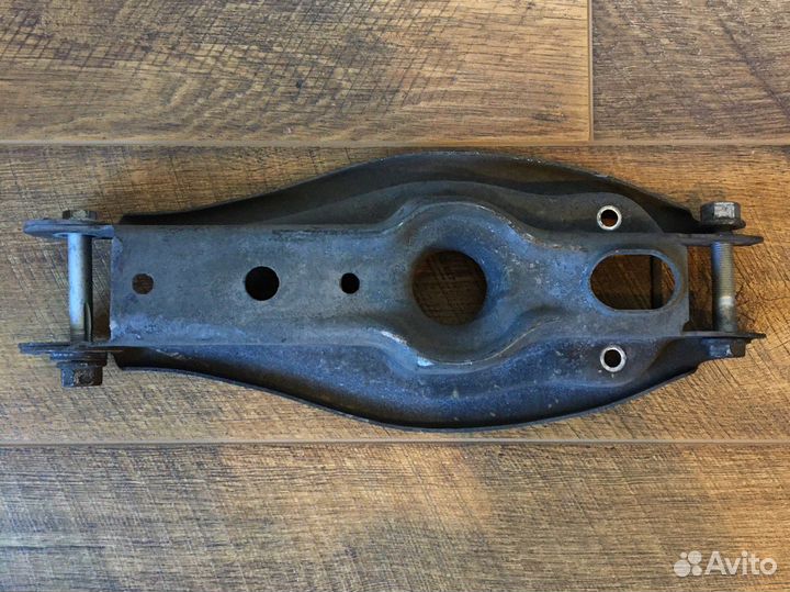 Рычаг контроля развала BMW E87