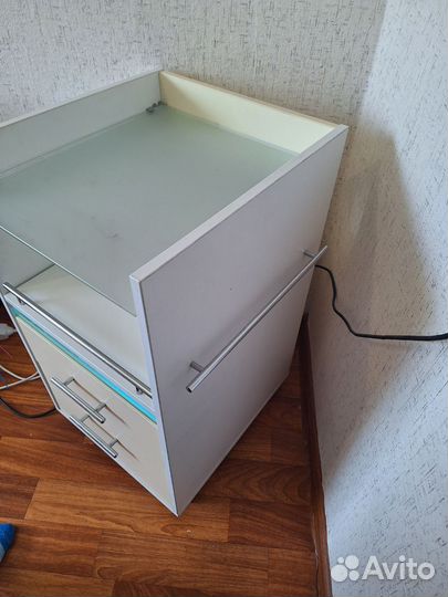 Тумба косметологическая с уф стерилизатором