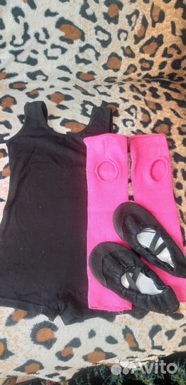 Купальник для танцев черный, гетры, чешки