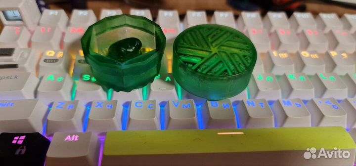 Большой киндер сюрприз пластмассовый