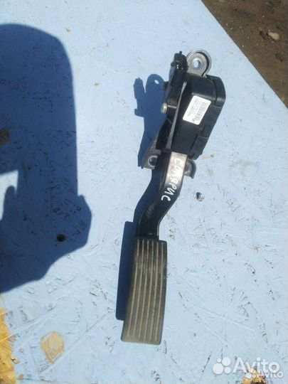 Электронная педаль газа Hyundai Solaris 2012