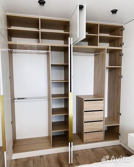 Шкаф белый, темный