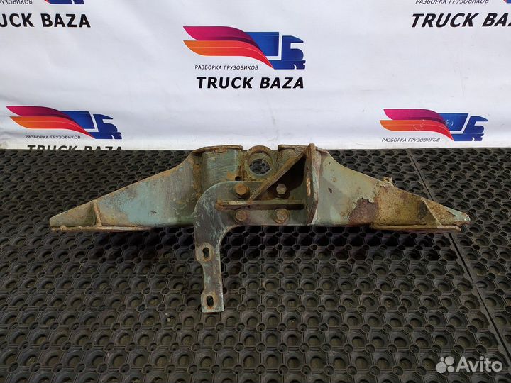 Кронштейн пневморессоры левый