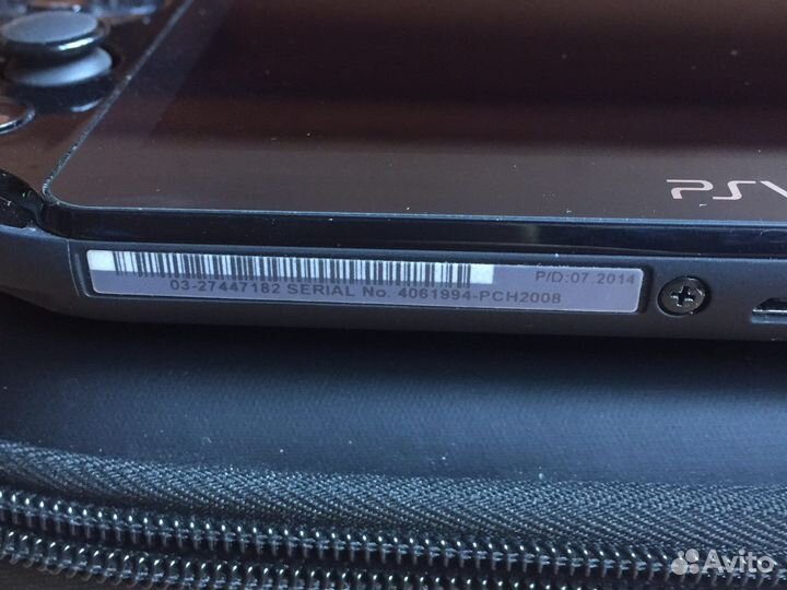 Портативная игровая приставка PS Vita 2008