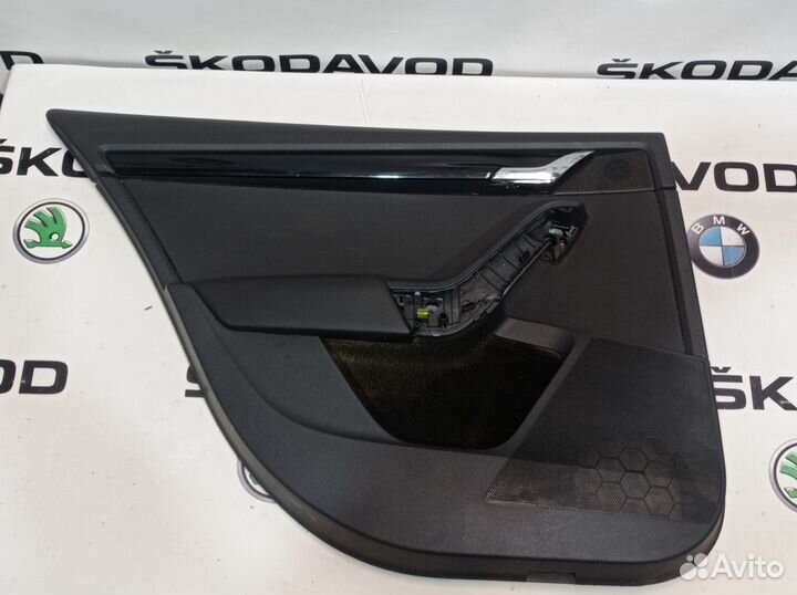 Обшивка двери (карта) задняя левая Skoda Octavia
