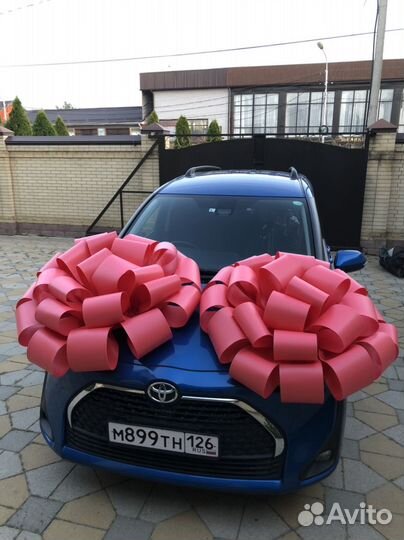 Большой подарочный бант на машину