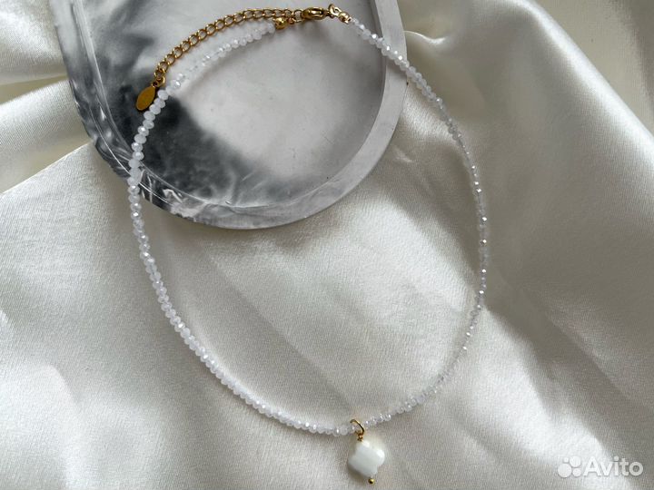 Чокер ручной работы хрусталь фурнитура мед. золото