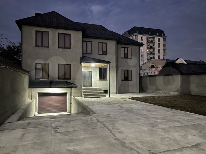 Дом 314 м² на участке 5,6 сот.