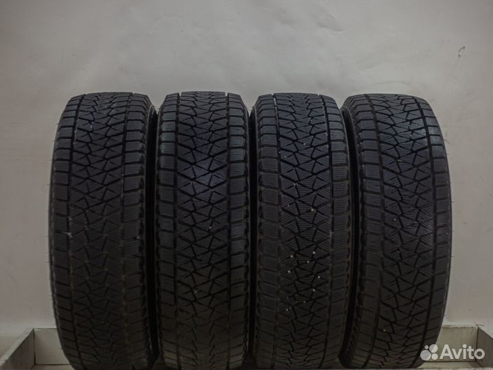 Bridgestone Blizzak DM-V2 215/65 R16 98S