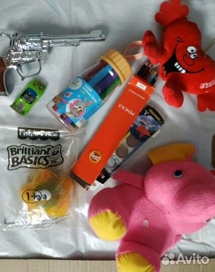 Пакет детских игрушек машинки и пазлы