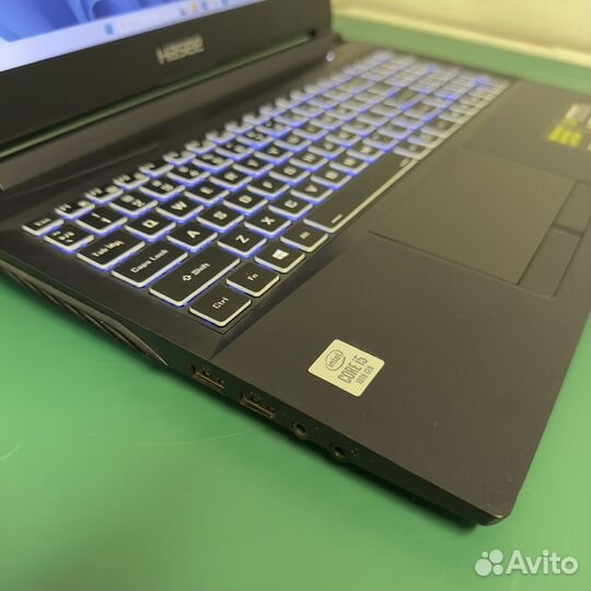 Игровой ноутбук Hasee 1650 i5 16/512