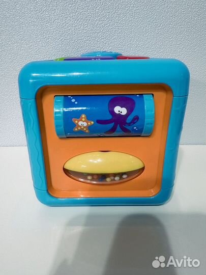 Интерактивный кубик Baby go