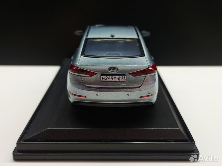 1:40 Hyundai Elantra Gray