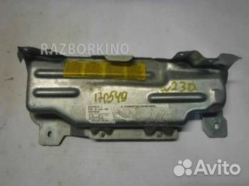 Подушка безопасности колен водителя