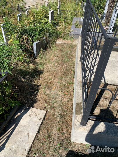 Уборка и благоустройство могил