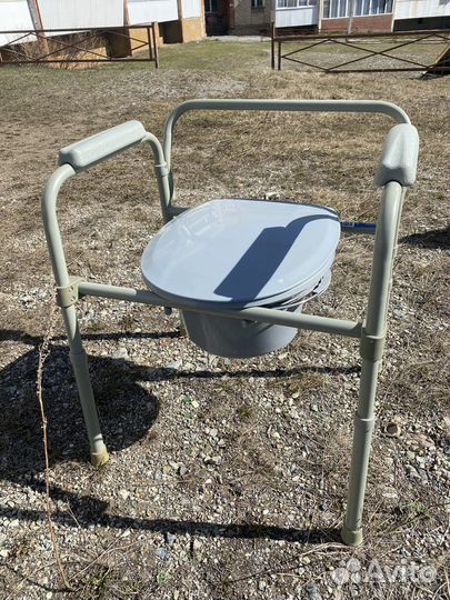 Санитарный стул