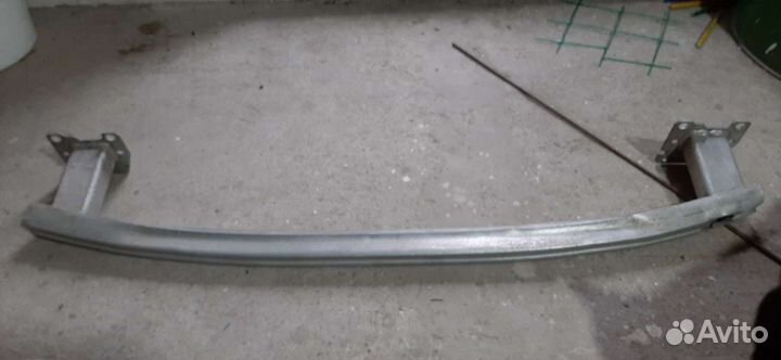 Усилитель бампера,Renault