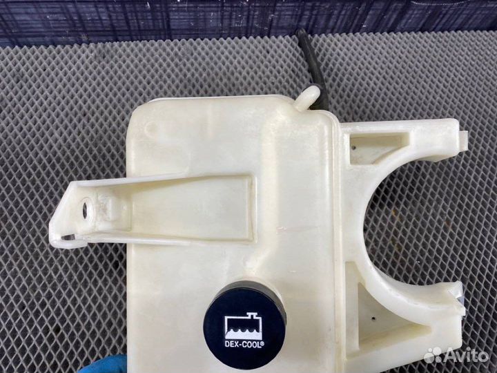 Бачок расширительный Chevrolet Trailblazer GMT360