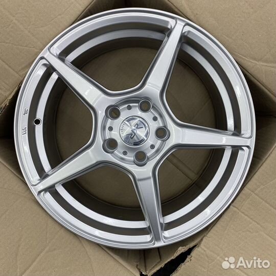 Диски новые 17 дюймов 5/114,3