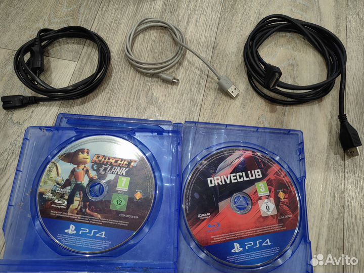 Ps4 slim 500gb (с 2мя джостиками )