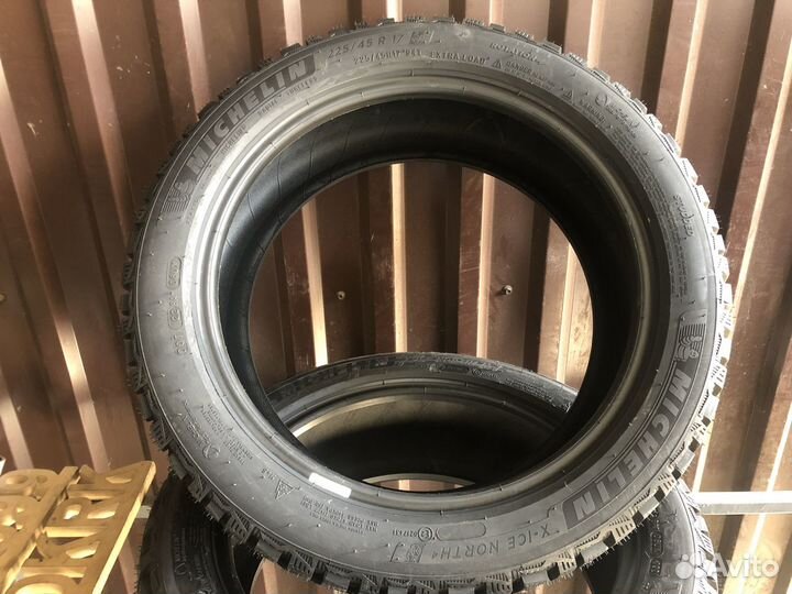 Michelin X-Ice North 4 225/45 R17 94T