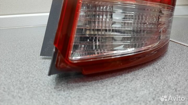 Фонарь задний правый kia rio 3 оригинал