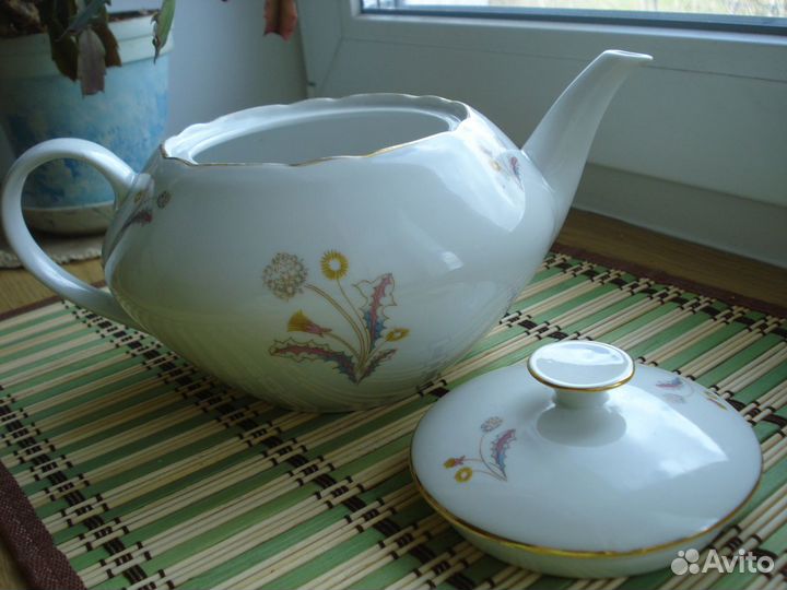 Фарфоровый чайник Богемия 1,1 л