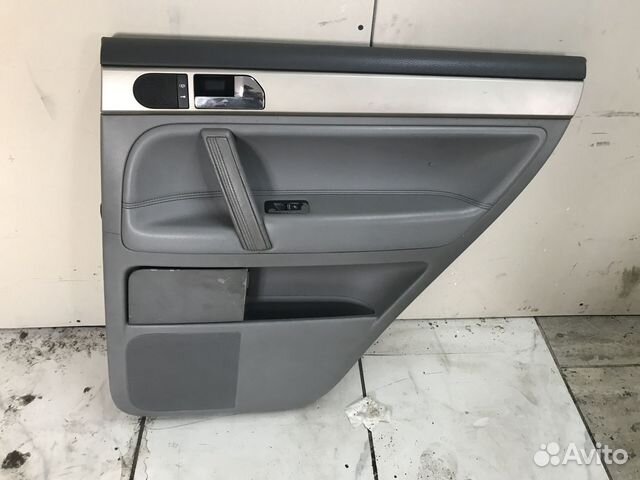 Дверная карта задняя правая Volkswagen Touareg