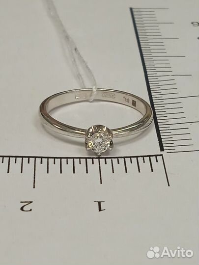 Золотое кольцо с камнем 16р