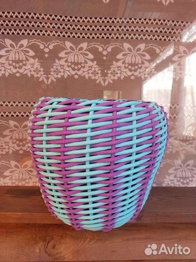 Кашпо из искусственного ротанга