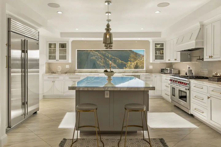 Дом 410 м² на участке 13 сот.