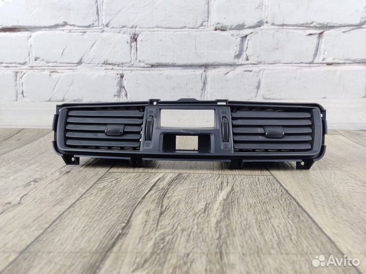 Дефлектор воздушный Lancer Cedia