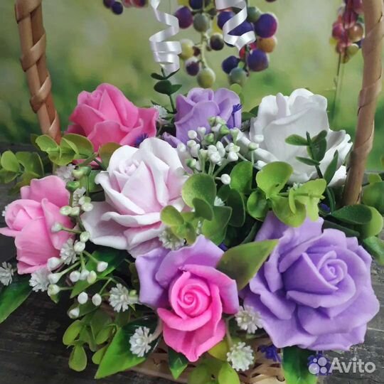 Корзина из мыльных роз