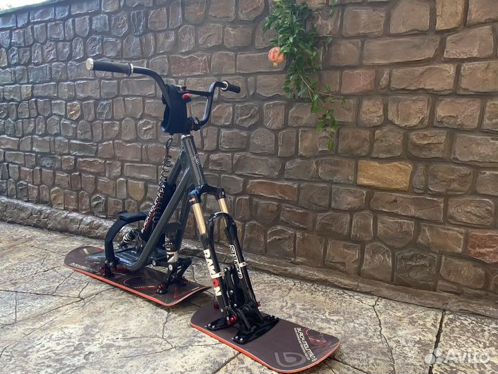 Сноускут, сноускейт, санки, снежный транспорт