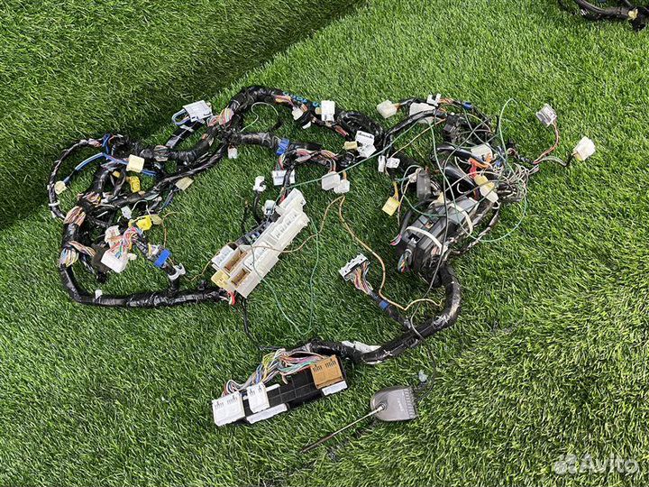 Проводка под торпедо Mitsubishi Outlander CW5W