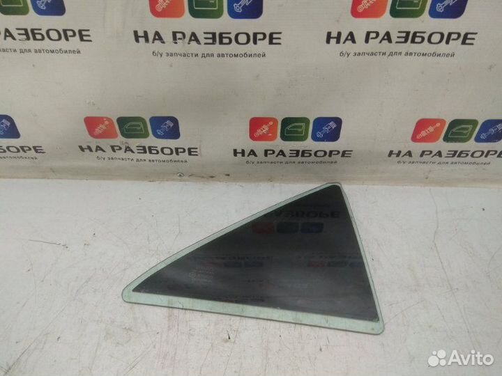 Форточка двери задняя правая Toyota Camry V50