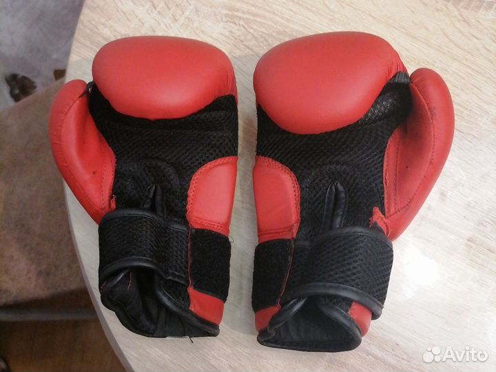 Боксерские подростковые перчатки Demix 6 oz