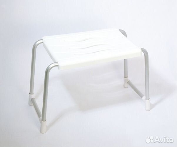 Стул для ванной primanova. Новый