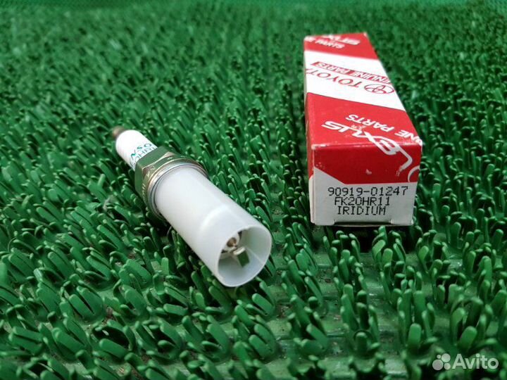 Свеча зажигания Toyota