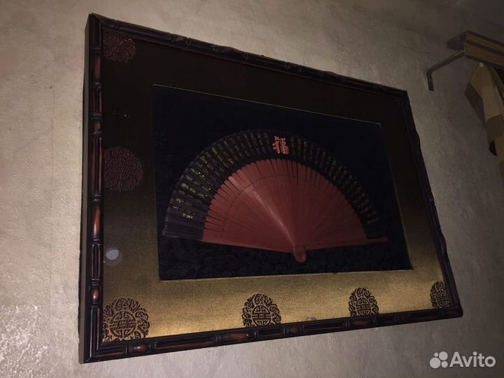 Картина в раме под стеклом