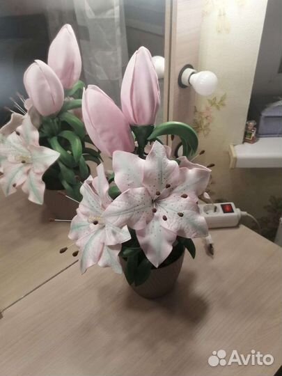 Ростовые цветы и светильники