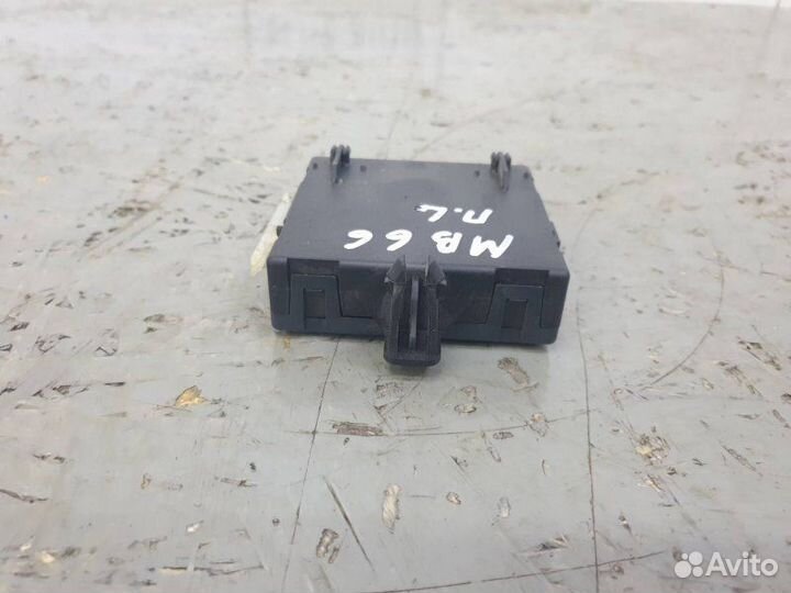 Блок управления двери передний Mercedes E-Class