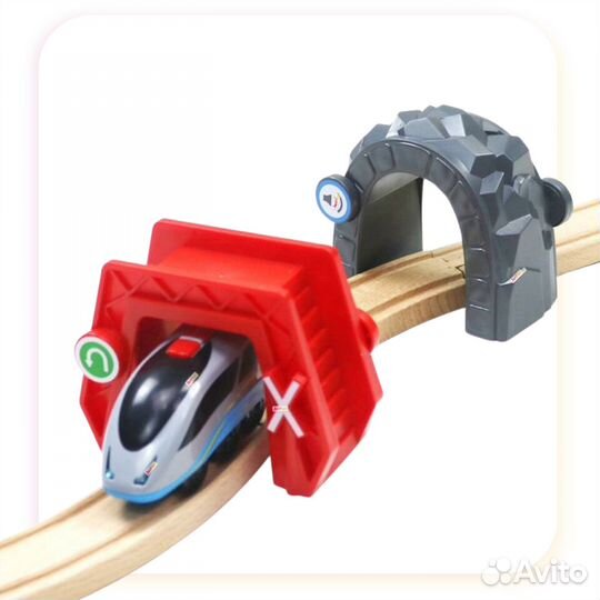 Электропоезд с вагоном для деревянной дороги