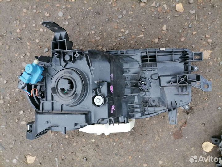 Фара Ниссан куб