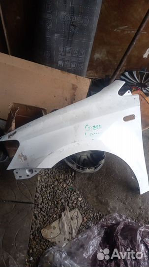 Продаю крыло на автомобиль volkswagen polo