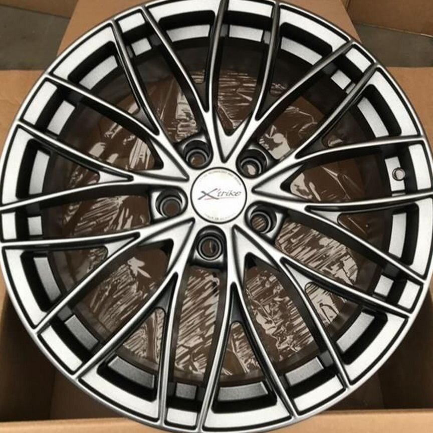 X'trike X-130 : 7,5x18 5*114,3 Et:45 Dia:66,1 HSB