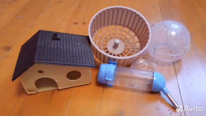 Колесо, домик, поилка, шар для хомяков